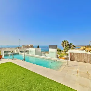 oceanfront-duplex-with-a-rooftop-pool-and-terrace.es-andalucia.com/